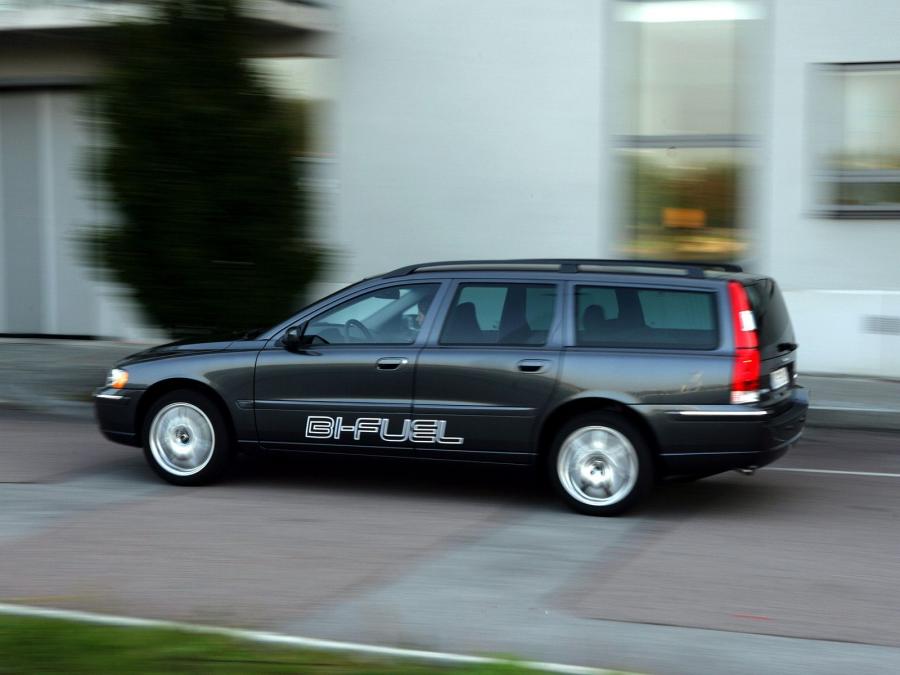  Volvo V70 Bi-Fuel 2006 года  (фото 2 из 7)